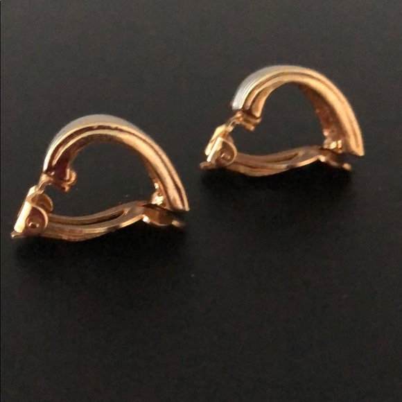 SILVER & GOLD PLATED RIBBED SEMI CIRCLE CLIPONS - Picture 6 of 8